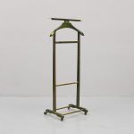 1103 1543 VALET STAND